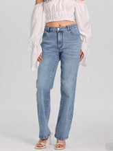 Load image into Gallery viewer, Straight Jeans with Pockets