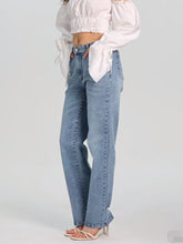 Load image into Gallery viewer, Straight Jeans with Pockets