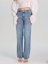 Load image into Gallery viewer, Straight Jeans with Pockets