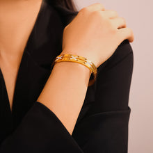 Load image into Gallery viewer, 18K Gold-Plated Czech Diamond Bracelet