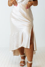 Load image into Gallery viewer, Plus Size Slit Ruffled Skirt