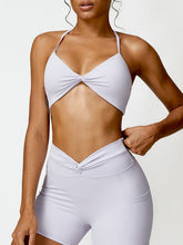 Load image into Gallery viewer, Twisted Halter Neck Active Bra