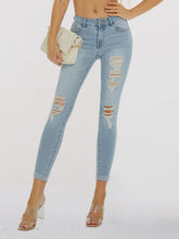 Load image into Gallery viewer, Distressed Skinny Cropped Jeans