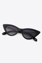 Load image into Gallery viewer, Chain Detail Cat-Eye Sunglasses